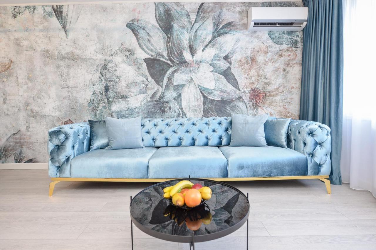 One By One - By Grand Apartment Bukarest