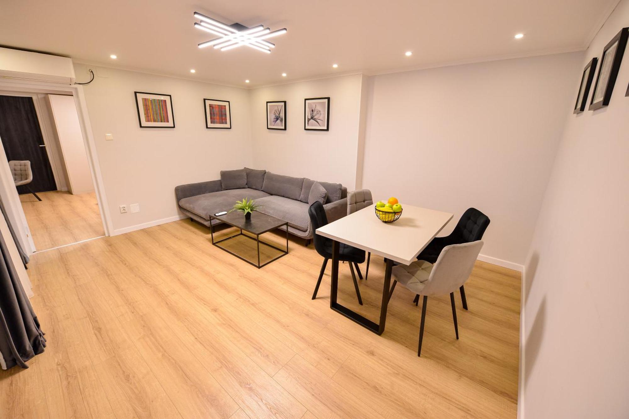 One By One - By Grand Apartment Bukarest