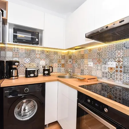 One By One - By Grand Accommodation Bucureşti Exterior foto