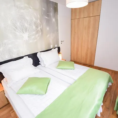 One By One - By Grand Accommodation Bucureşti Exterior foto