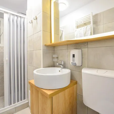 One By One - By Grand Accommodation Bucureşti Exterior foto
