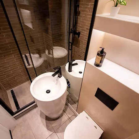 One By One - By Grand Accommodation Bucureşti Exterior foto