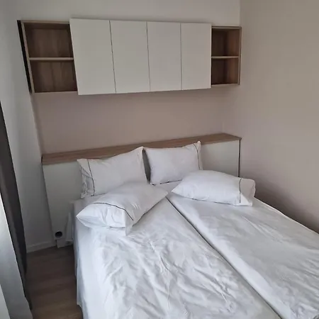 One By One - By Grand Accommodation Bucureşti Cameră foto