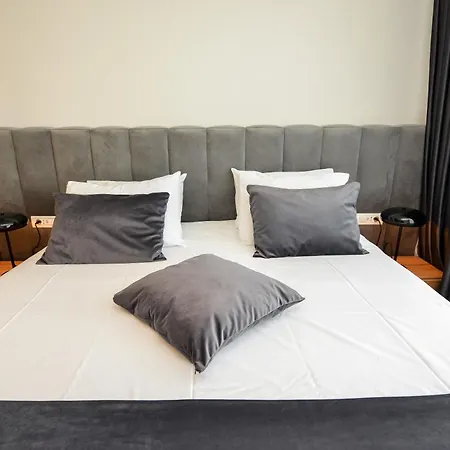 One By One - By Grand Accommodation Bucureşti Cameră foto