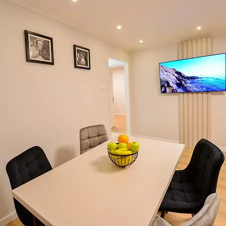 One By One - By Grand Accommodation Bucureşti Cameră foto