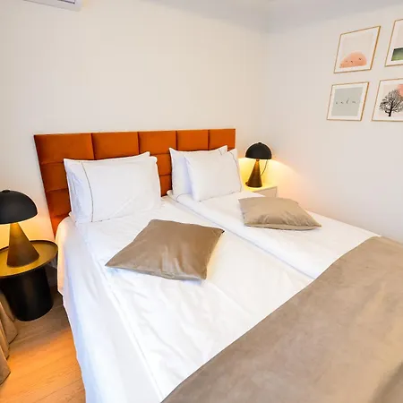 One By One - By Grand Accommodation Bucureşti Cameră foto