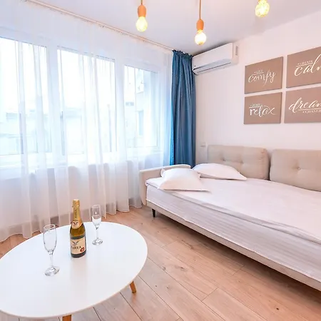 One By One - By Grand Accommodation Bucureşti Exterior foto