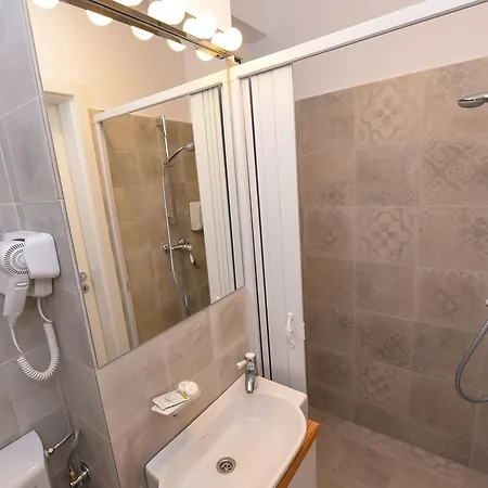 One By One - By Grand Accommodation Bucureşti Exterior foto