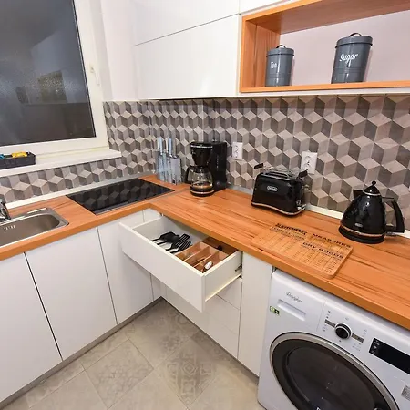One By One - By Grand Accommodation Bucureşti Exterior foto