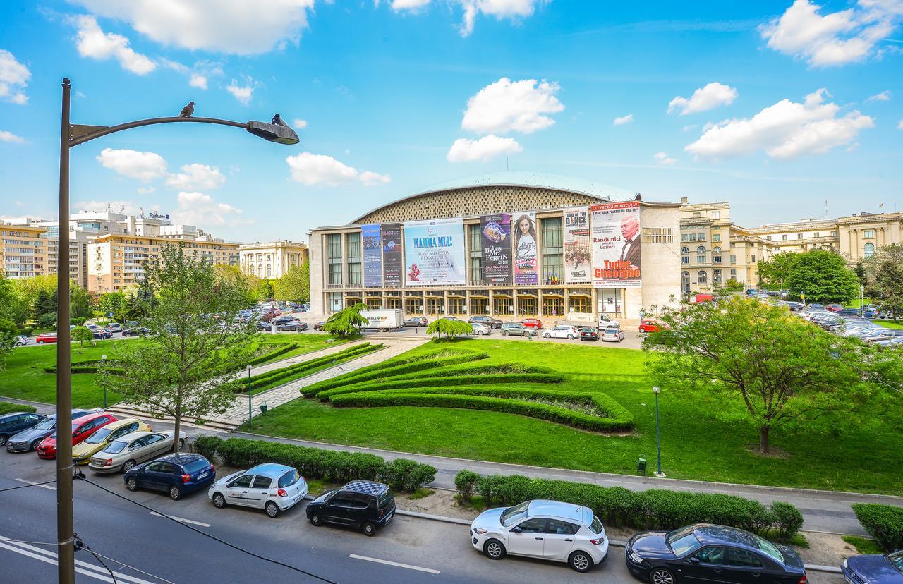 One By One - By Grand * Bucureşti
