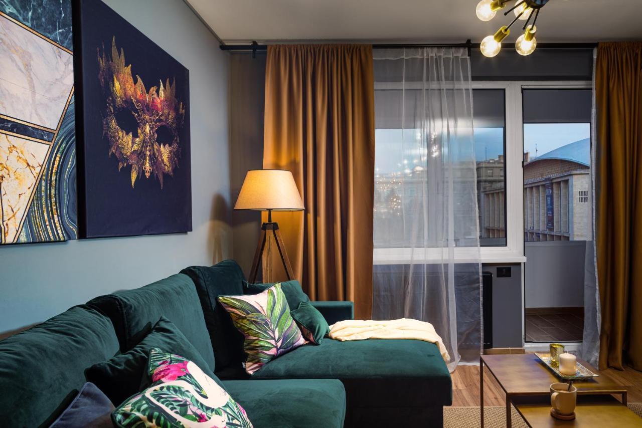 One By One - By Grand Apartament *
